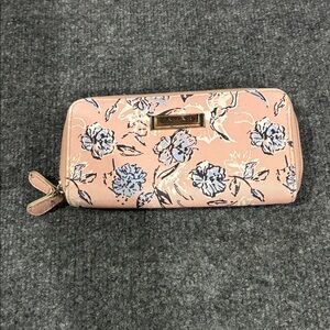 Tahari Floral Wallet w/Inner Phone Holder